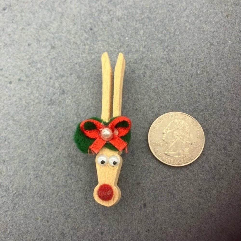 Christmas Pin Brooch Reindeer Wooden Clothes Pin Red Bow Nose Googly Eyes Retro